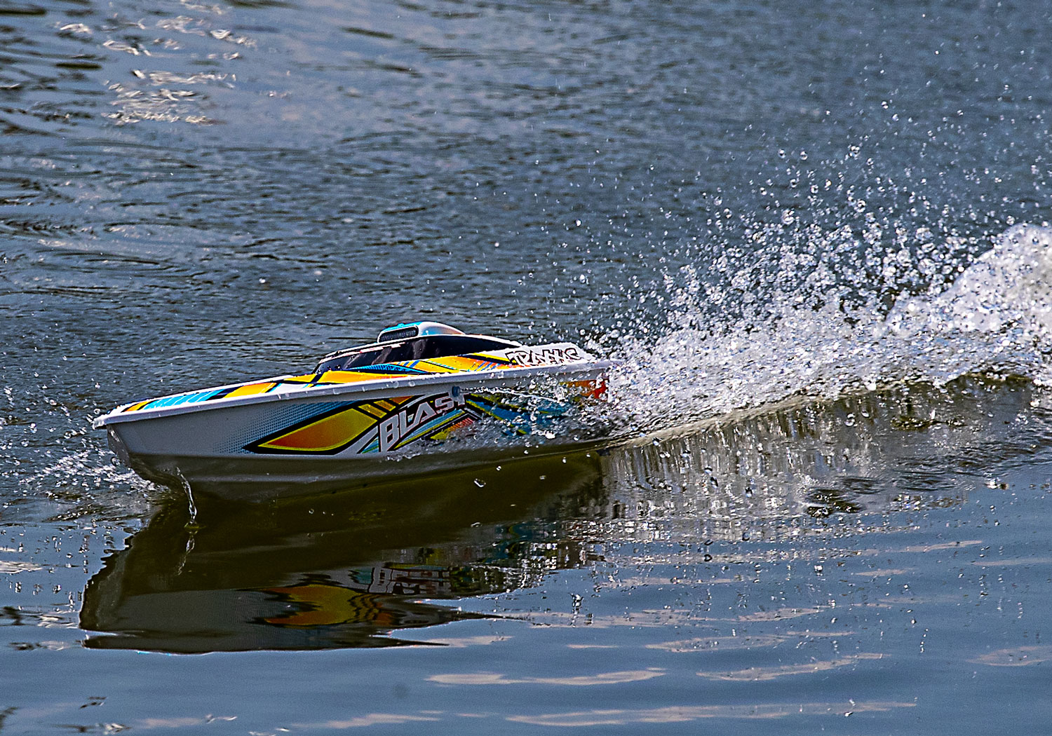 Blast RTR Boat W/ESC With Tq R Blast RTR Boat W/ESC With Tq R