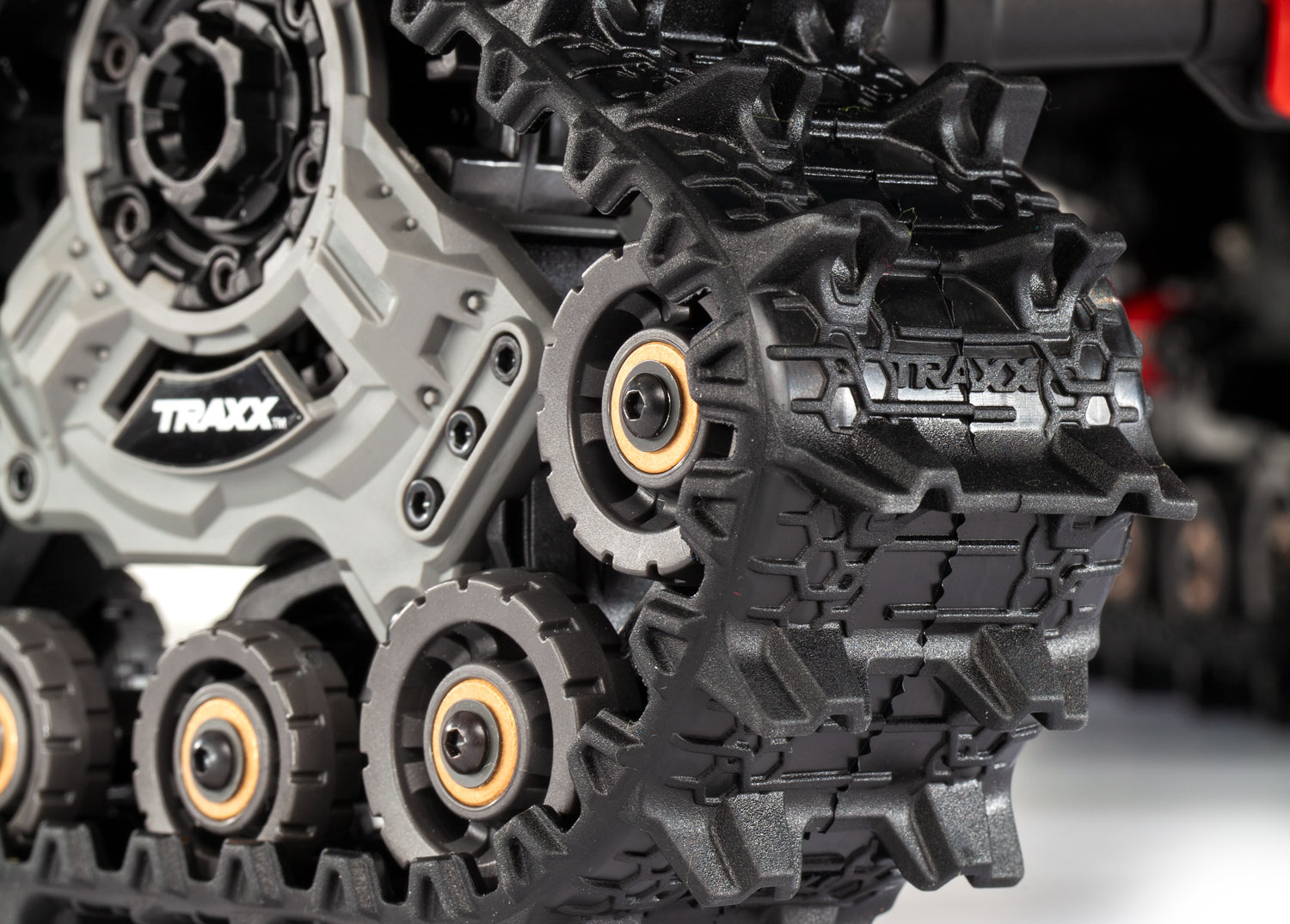 TRX-4 Traxx Deep-Terrain Rubber Treads (4) TRX-4 Traxx Deep-Terrain Rubber Treads (4)