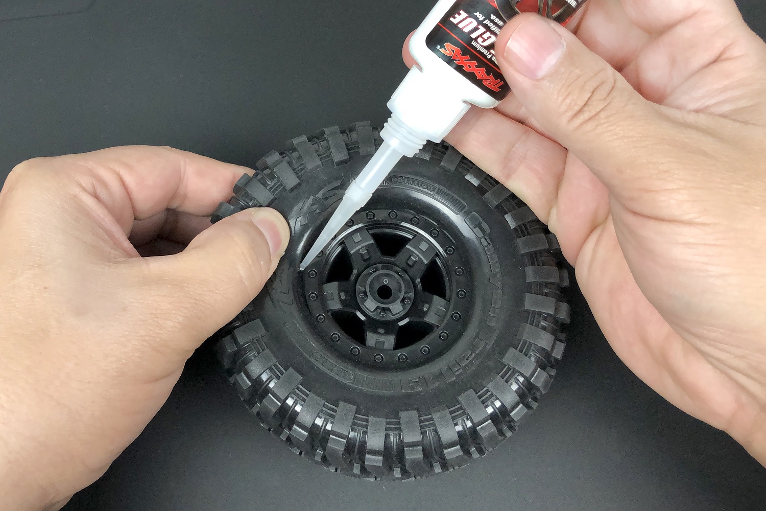 Glue the tires