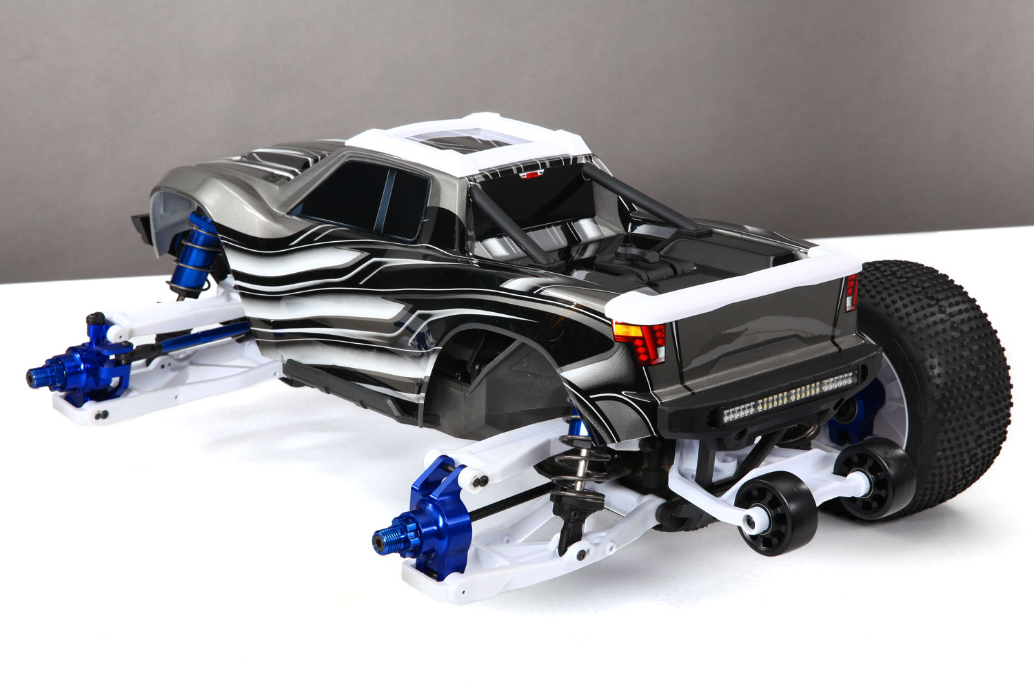 Maxx rear 3/4 view