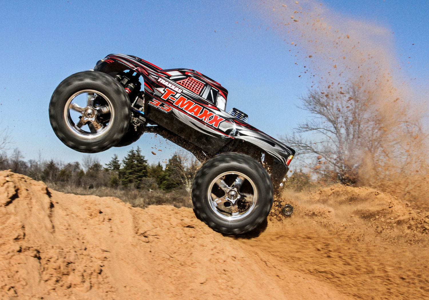 T-Maxx action T-Maxx action