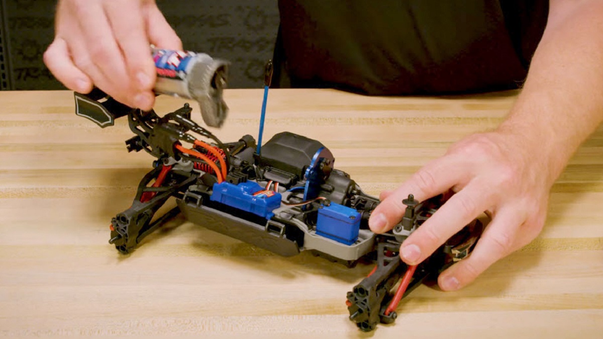 Remove the motor Remove the motor