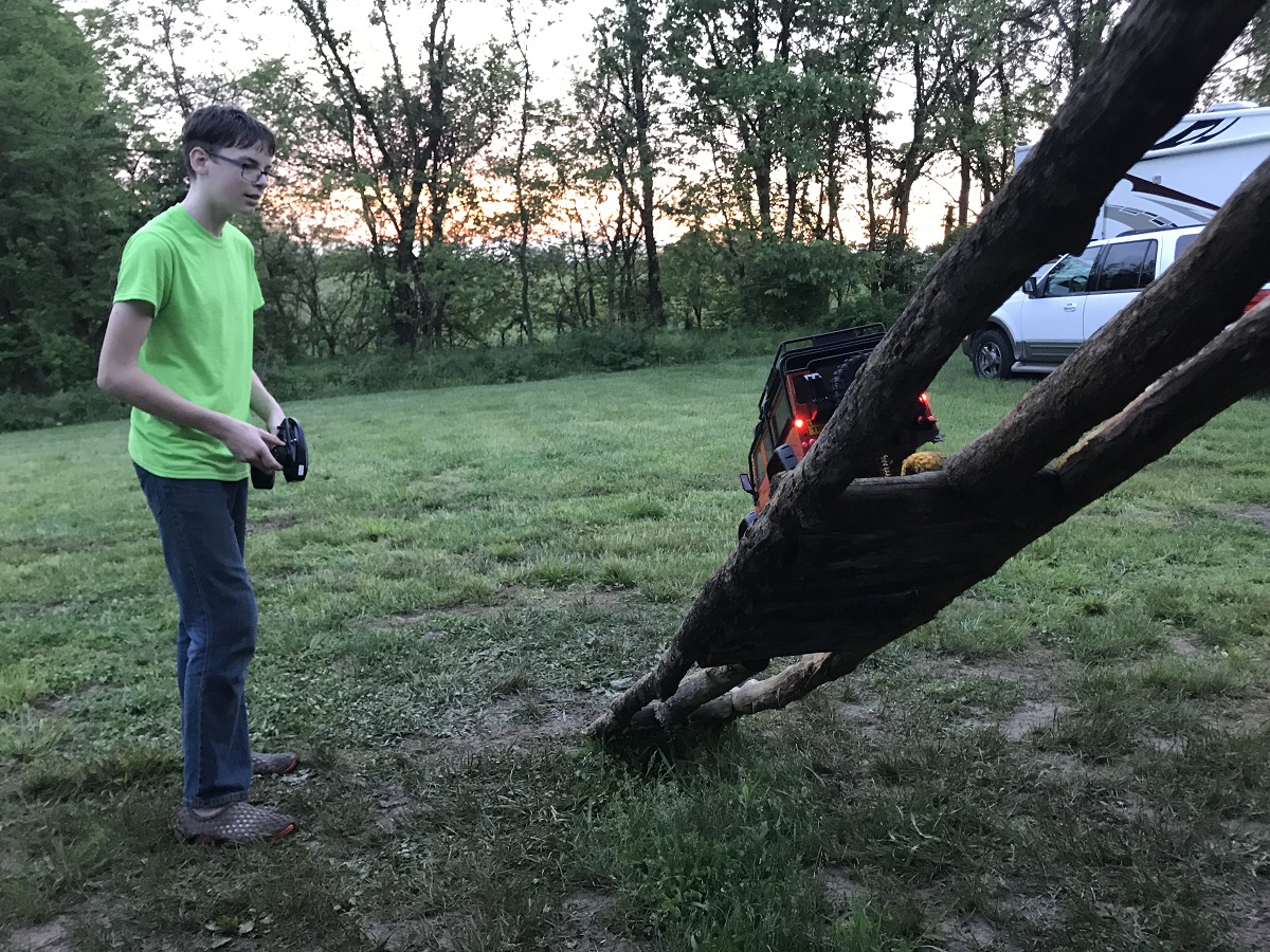 Defender climbing