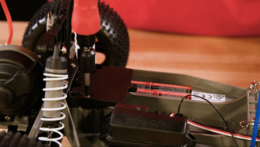 Install the new ESC mount
