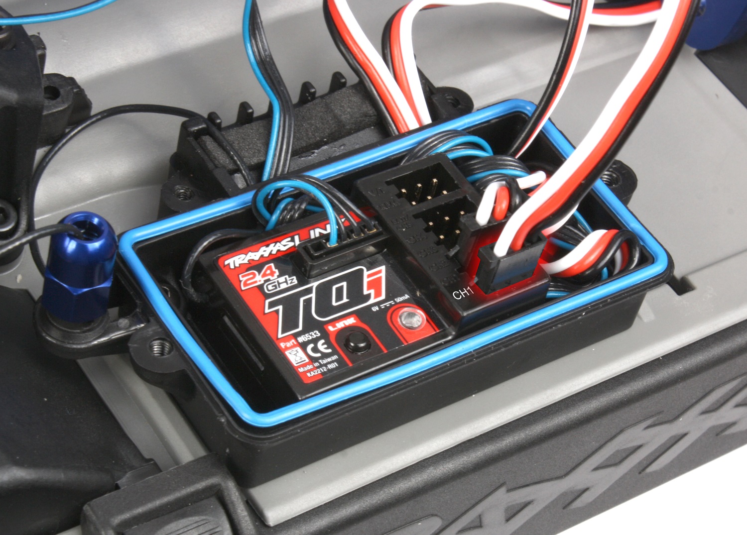 Plug in the servo
